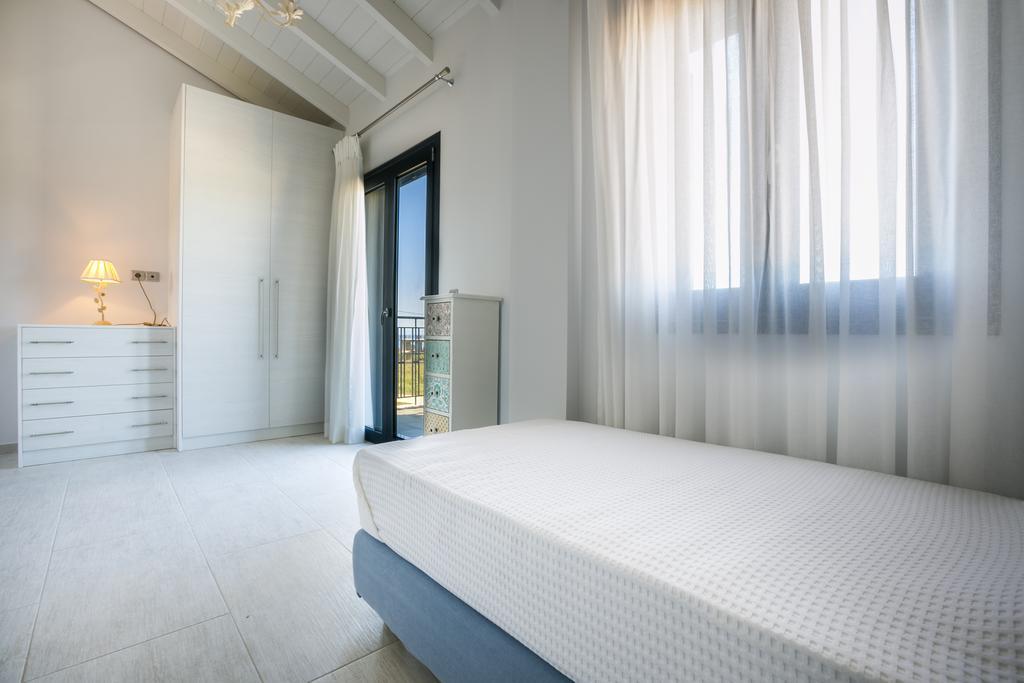Seirios Luxury Villa Свороната Экстерьер фото